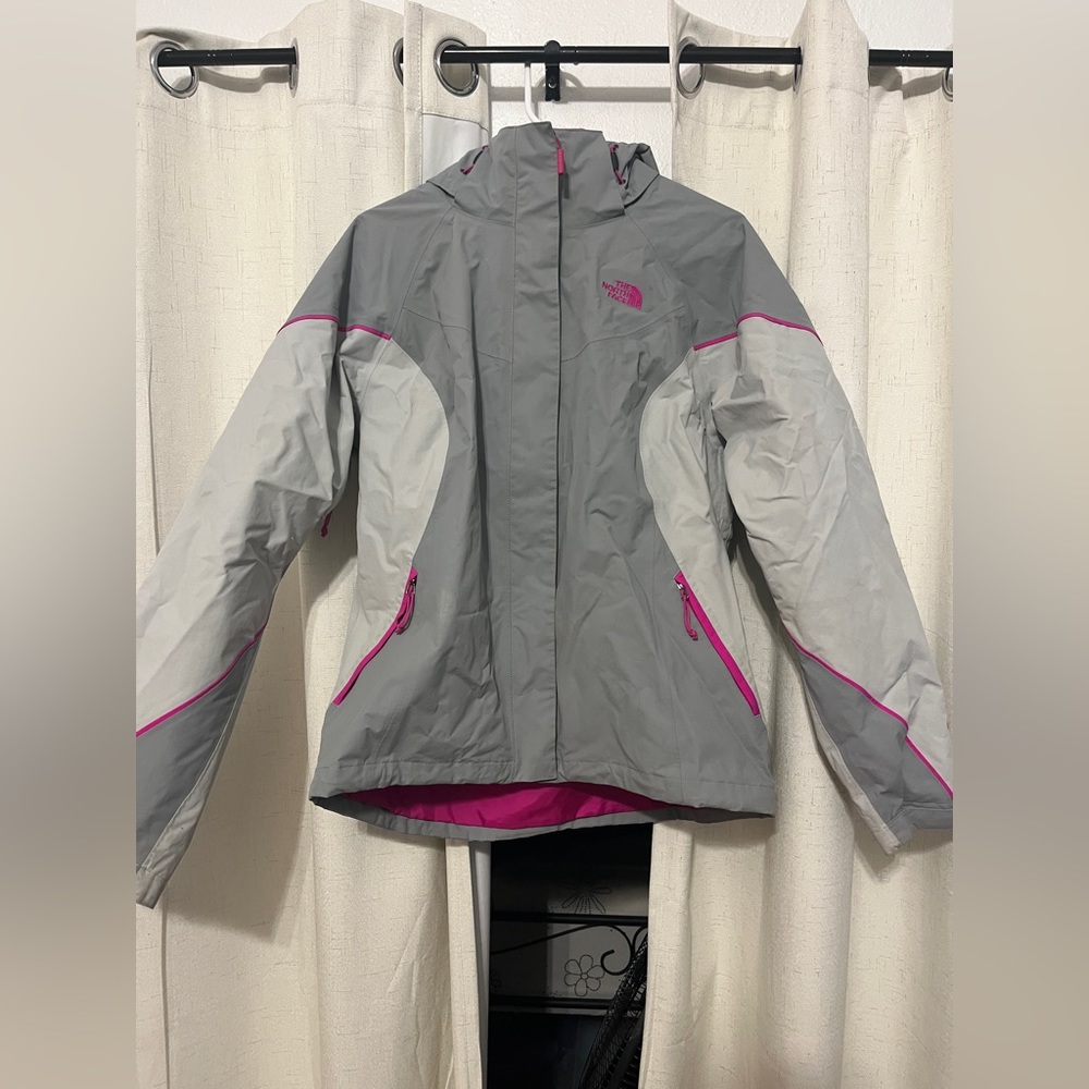 North face ski/ snowboard jacket